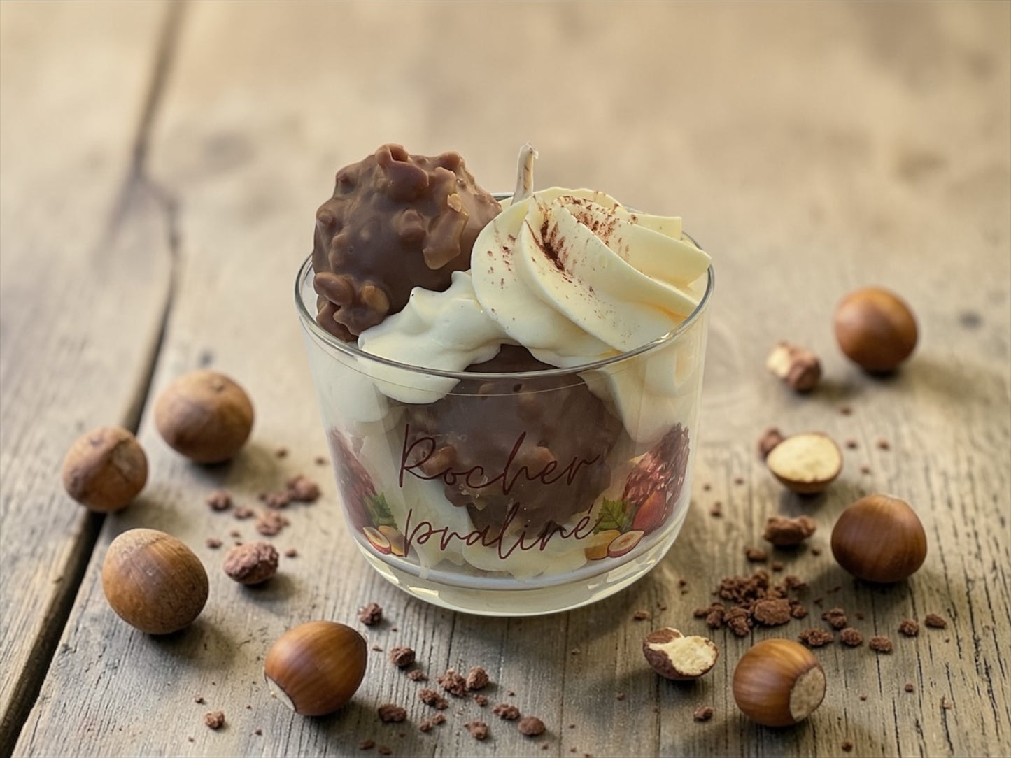 Bougie " Rocher praliné "