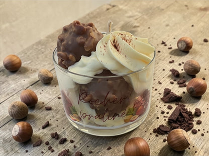 Bougie " Rocher praliné "